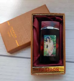 Запальничка в подарунковій коробці Дівчина (Турбо полум'я, миготлива, музична) FASHION D95-1