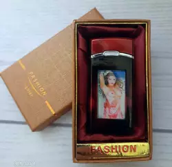 Запальничка в подарунковій коробці Дівчина (Турбо полум'я, миготлива, музична) FASHION D95-7