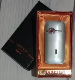 Запальничка в подарунковій коробці Fashion Lighter (Гостре полум'я) D328